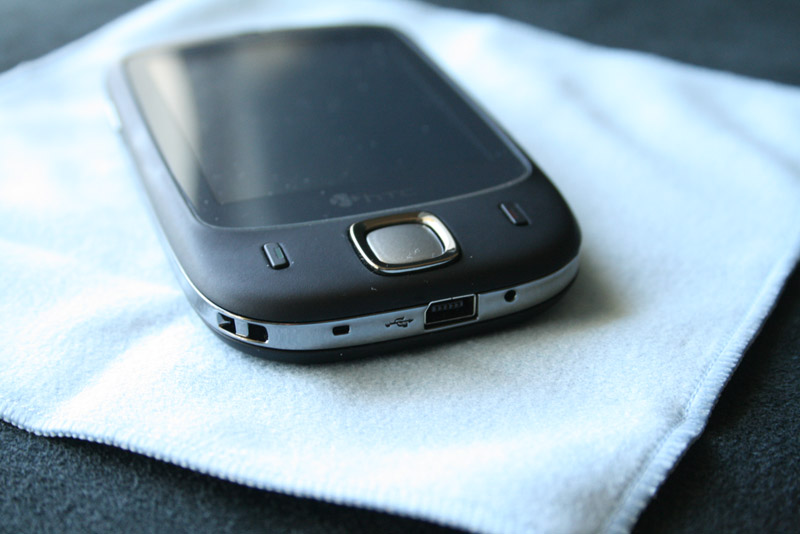 Illustration for article titled Hands-On With the HTC Touch: Windows Mobile Innovation at Last